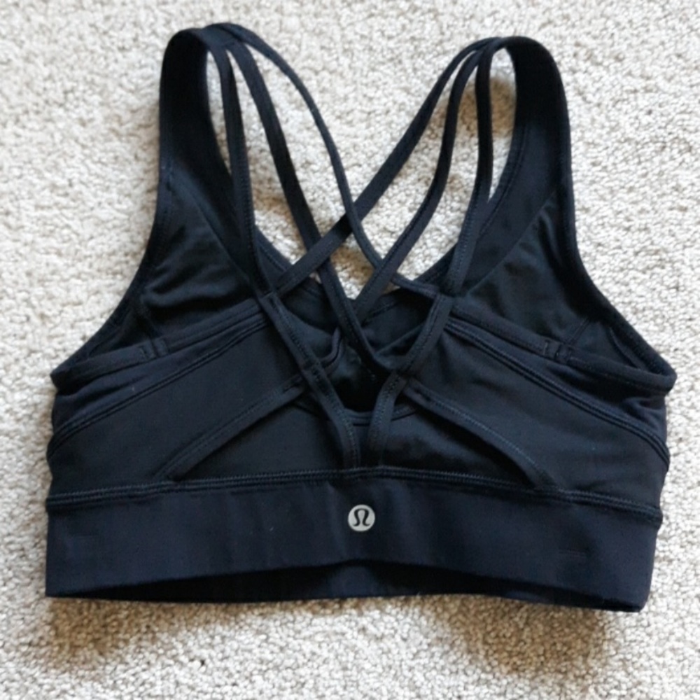 LULULEMON sports bra !!